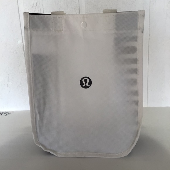 LULULEMON SMALL BLACK AND WHITE REUSABLE TOTE BAG. - Picture 3 of 5